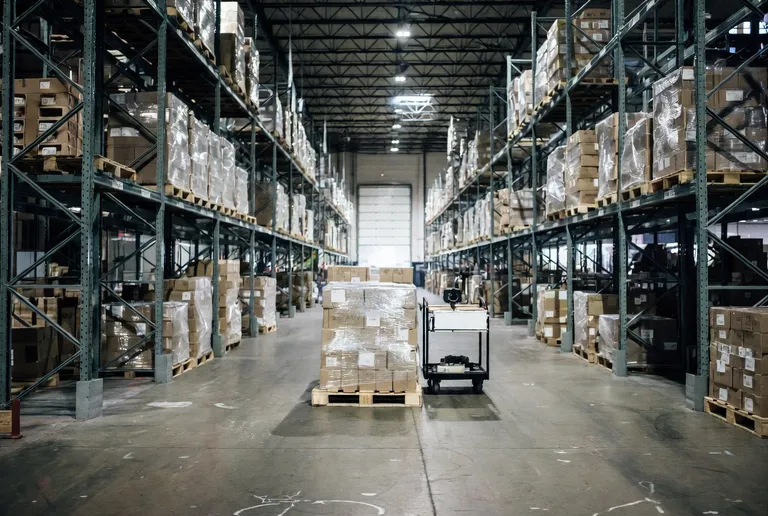 Flux de retours : transformer votre WMS en moteur de logistique inverse